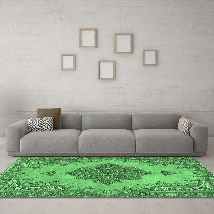 Machine Washable Persian Emerald Green Traditional Area Rugs in a Living Room,, wshtr4176emgrn