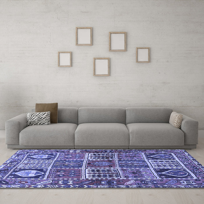 Machine Washable Persian Blue Traditional Rug in a Living Room, wshtr4177blu