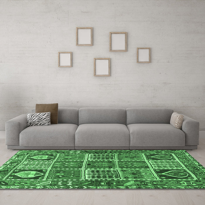 Machine Washable Persian Emerald Green Traditional Area Rugs in a Living Room,, wshtr4177emgrn