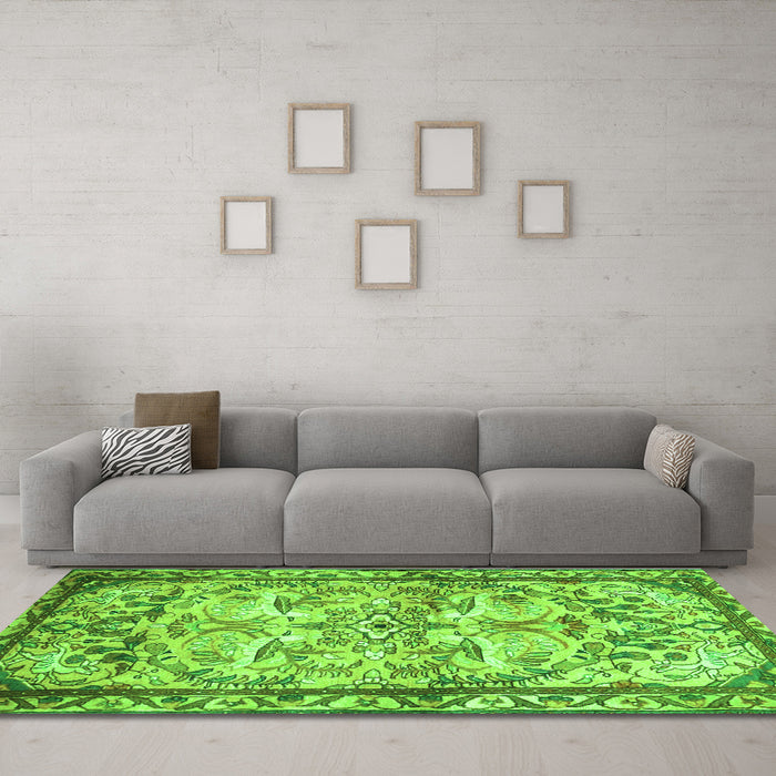 Machine Washable Persian Green Traditional Area Rugs in a Living Room,, wshtr4178grn