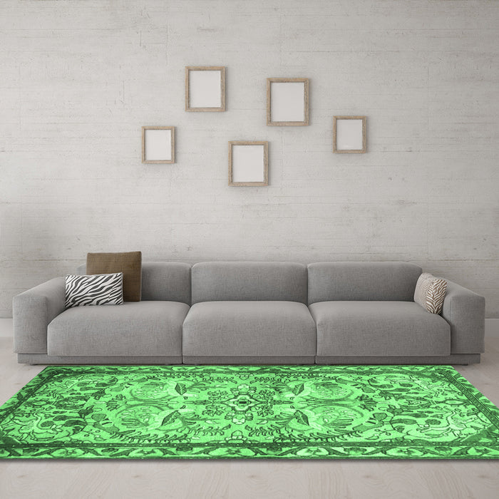 Machine Washable Persian Emerald Green Traditional Area Rugs in a Living Room,, wshtr4178emgrn
