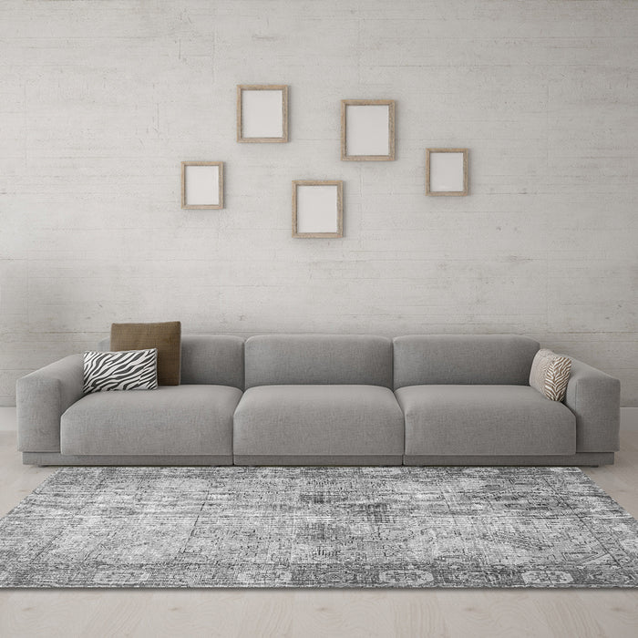 Machine Washable Persian Gray Traditional Rug in a Living Room,, wshtr4179gry