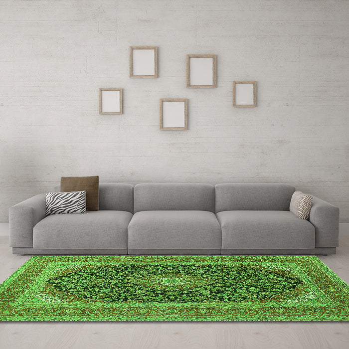 Machine Washable Medallion Green Traditional Area Rugs in a Living Room,, wshtr417grn