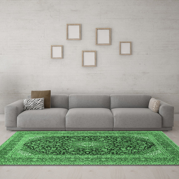 Machine Washable Medallion Emerald Green Traditional Area Rugs in a Living Room,, wshtr417emgrn