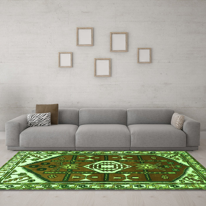Machine Washable Persian Green Traditional Area Rugs in a Living Room,, wshtr4180grn