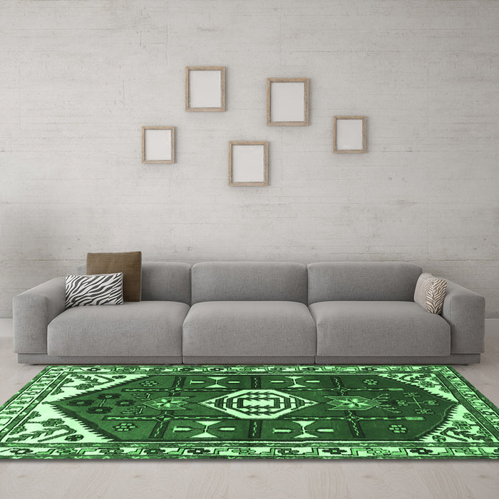 Machine Washable Persian Emerald Green Traditional Area Rugs in a Living Room,, wshtr4180emgrn
