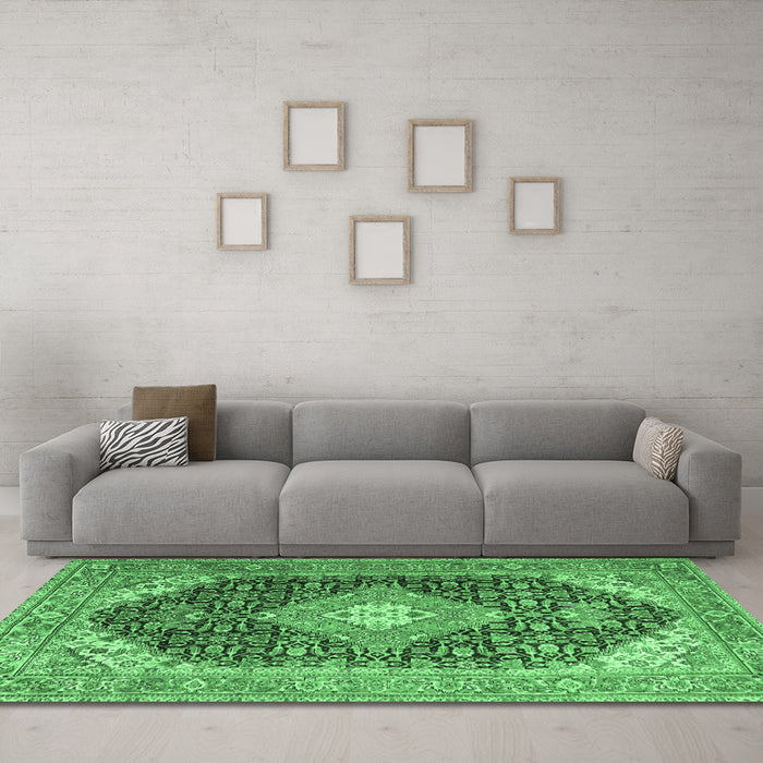 Machine Washable Medallion Emerald Green Traditional Area Rugs in a Living Room,, wshtr4182emgrn