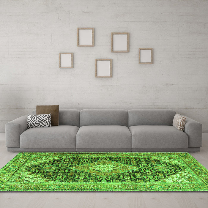 Machine Washable Medallion Green Traditional Area Rugs in a Living Room,, wshtr4182grn