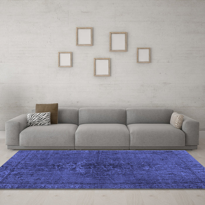 Machine Washable Persian Blue Traditional Rug in a Living Room, wshtr4183blu