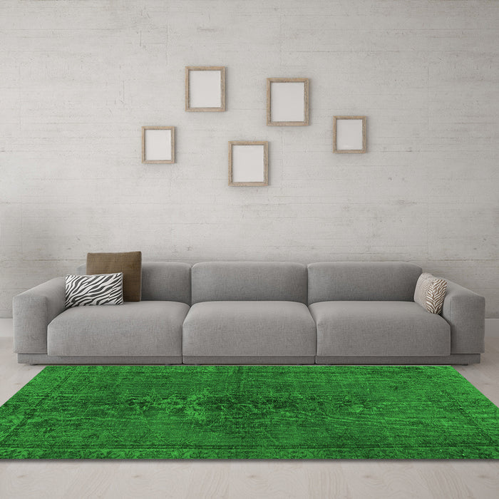 Machine Washable Persian Green Traditional Area Rugs in a Living Room,, wshtr4183grn