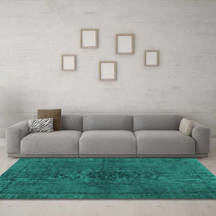 Machine Washable Persian Turquoise Traditional Area Rugs in a Living Room,, wshtr4183turq