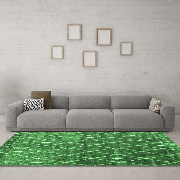 Machine Washable Persian Emerald Green Traditional Area Rugs in a Living Room,, wshtr4189emgrn