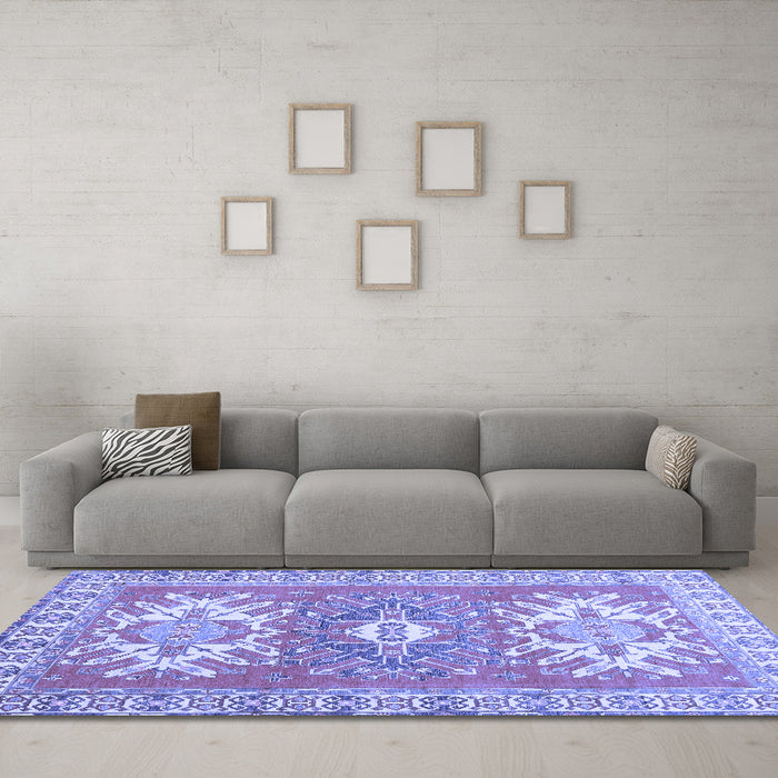 Machine Washable Geometric Blue Traditional Rug in a Living Room, wshtr418blu