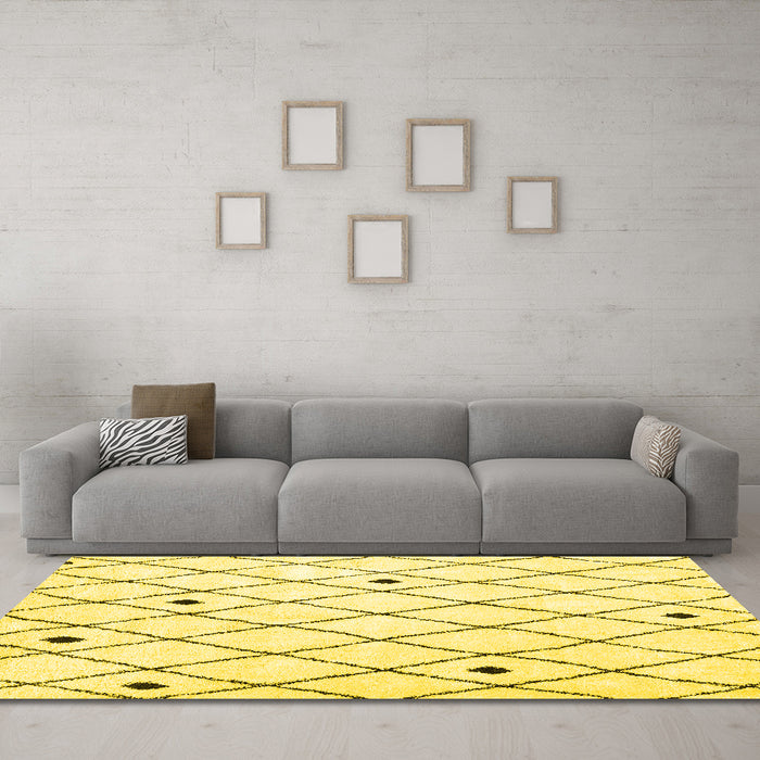 Machine Washable Persian Yellow Traditional Rug in a Living Room, wshtr4190yw