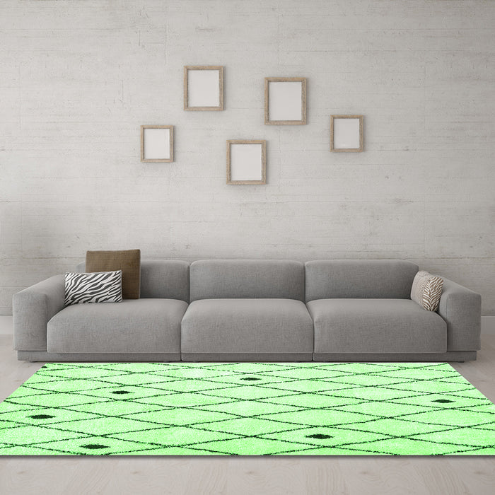 Machine Washable Persian Green Traditional Area Rugs in a Living Room,, wshtr4190grn