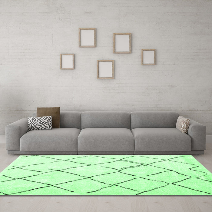 Machine Washable Persian Emerald Green Traditional Area Rugs in a Living Room,, wshtr4191emgrn