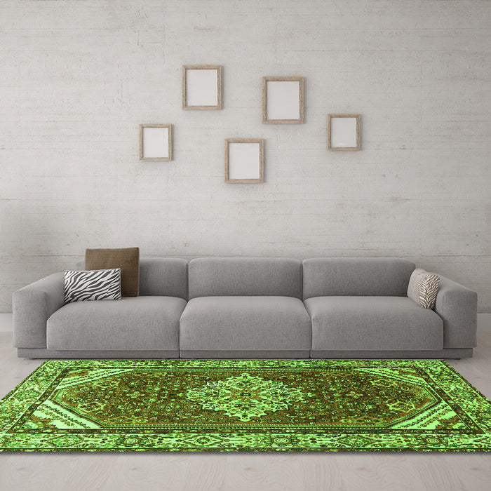 Machine Washable Medallion Green Traditional Area Rugs in a Living Room,, wshtr4193grn