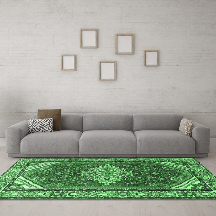 Machine Washable Medallion Emerald Green Traditional Area Rugs in a Living Room,, wshtr4193emgrn