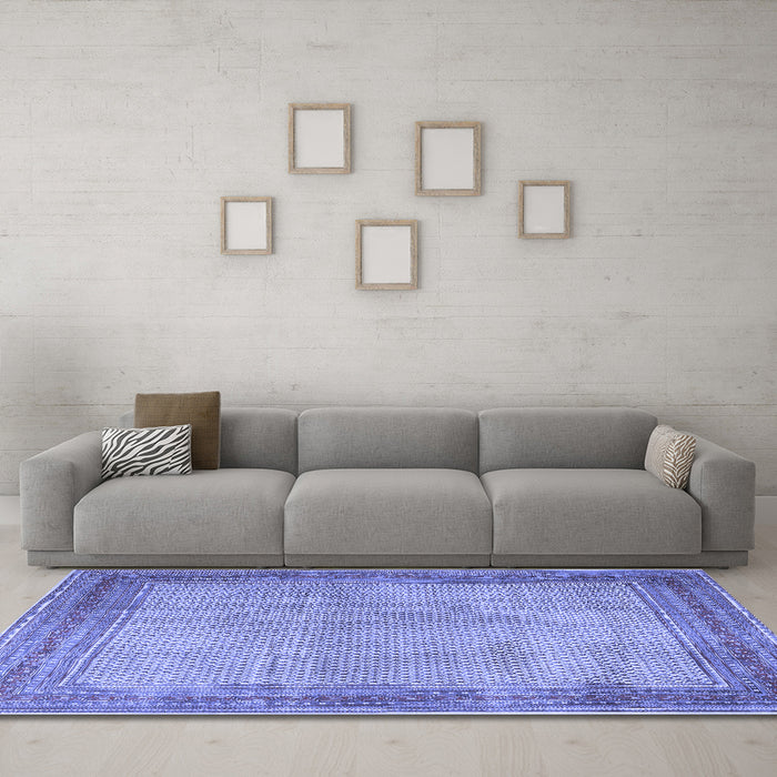 Machine Washable Persian Blue Traditional Rug in a Living Room, wshtr4194blu
