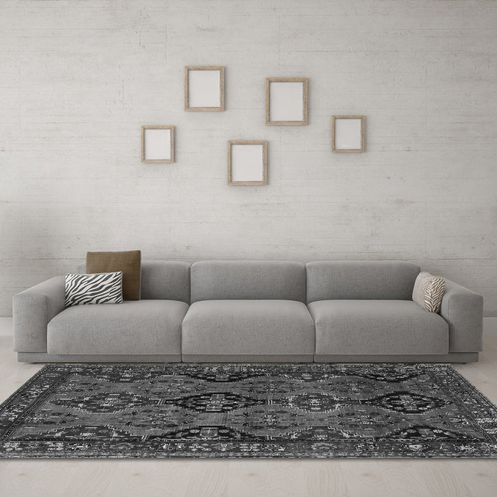 Machine Washable Persian Gray Traditional Rug in a Living Room,, wshtr4195gry