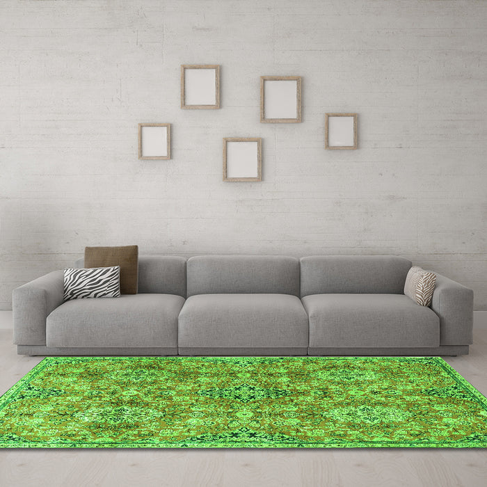 Machine Washable Persian Green Traditional Area Rugs in a Living Room,, wshtr4196grn
