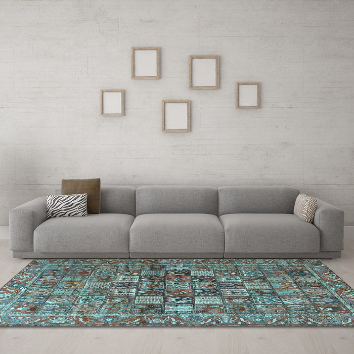 Machine Washable Persian Light Blue Traditional Rug in a Living Room, wshtr4197lblu