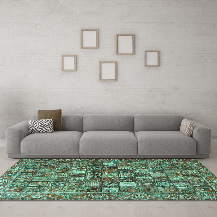 Machine Washable Persian Turquoise Traditional Area Rugs in a Living Room,, wshtr4197turq