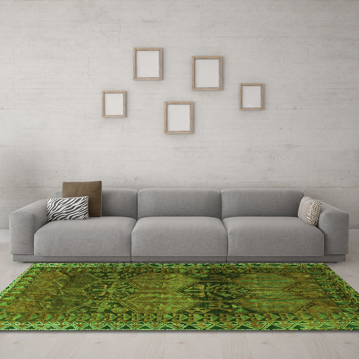 Machine Washable Persian Green Traditional Area Rugs in a Living Room,, wshtr4198grn