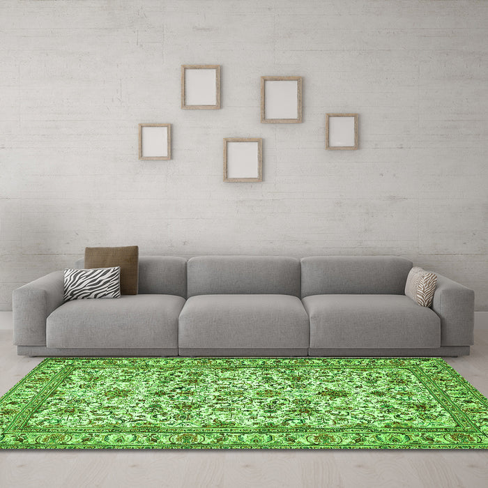 Machine Washable Persian Green Traditional Area Rugs in a Living Room,, wshtr419grn