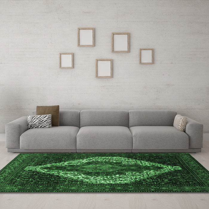 Machine Washable Persian Emerald Green Traditional Area Rugs in a Living Room,, wshtr41emgrn