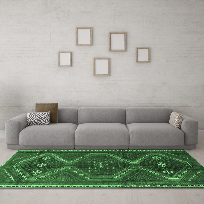 Machine Washable Persian Emerald Green Traditional Area Rugs in a Living Room,, wshtr4201emgrn