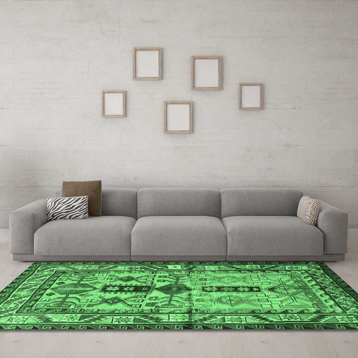 Machine Washable Persian Emerald Green Traditional Area Rugs in a Living Room,, wshtr4202emgrn