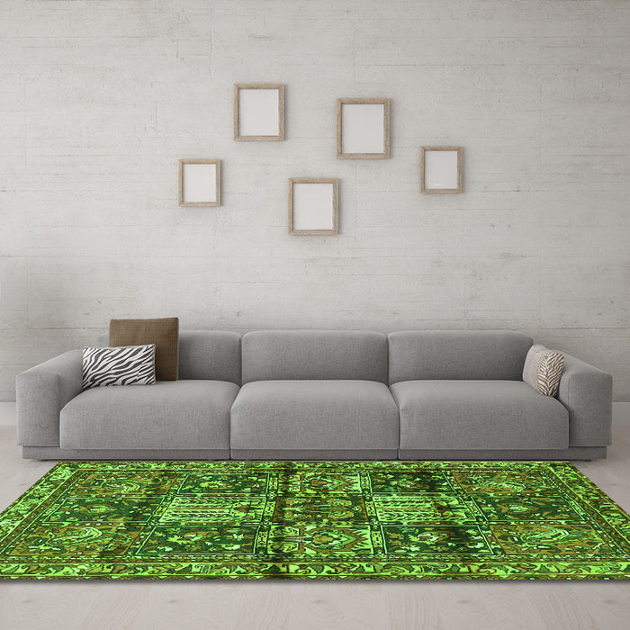 Machine Washable Persian Green Traditional Area Rugs in a Living Room,, wshtr4203grn