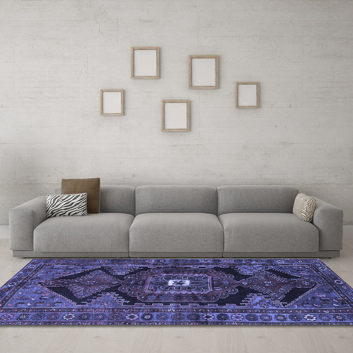 Machine Washable Persian Blue Traditional Rug in a Living Room, wshtr4204blu