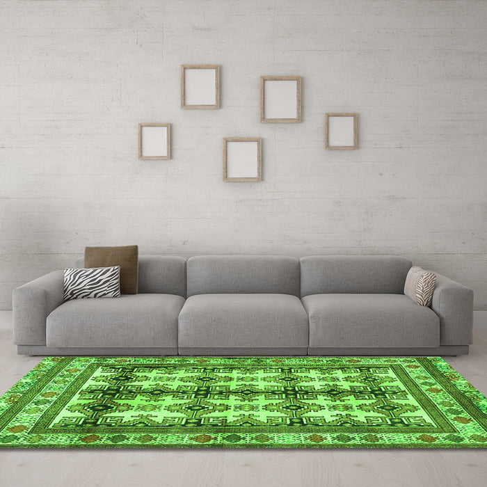 Machine Washable Persian Green Traditional Area Rugs in a Living Room,, wshtr4205grn