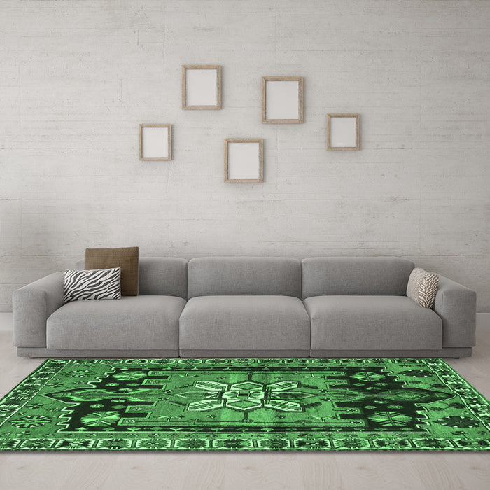 Machine Washable Persian Emerald Green Traditional Area Rugs in a Living Room,, wshtr4206emgrn