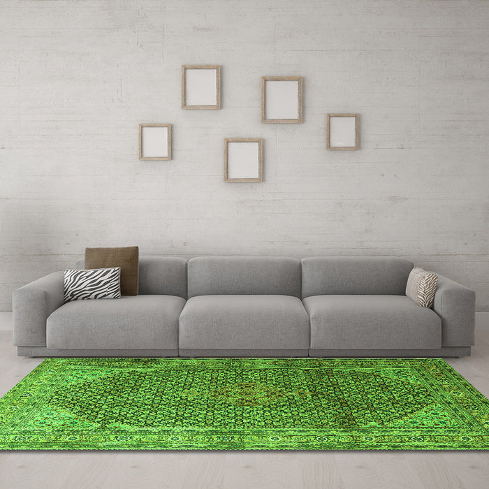 Machine Washable Medallion Green Traditional Area Rugs in a Living Room,, wshtr4207grn