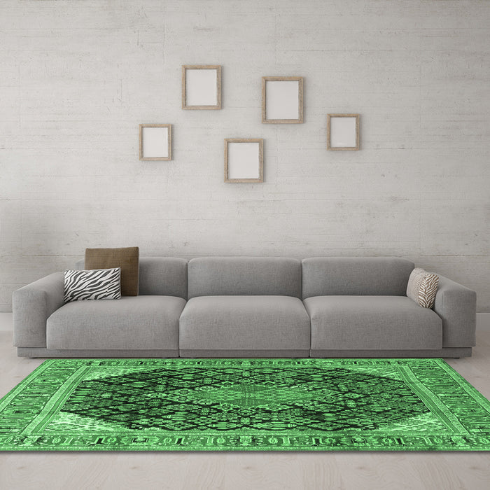 Machine Washable Medallion Emerald Green Traditional Area Rugs in a Living Room,, wshtr4208emgrn