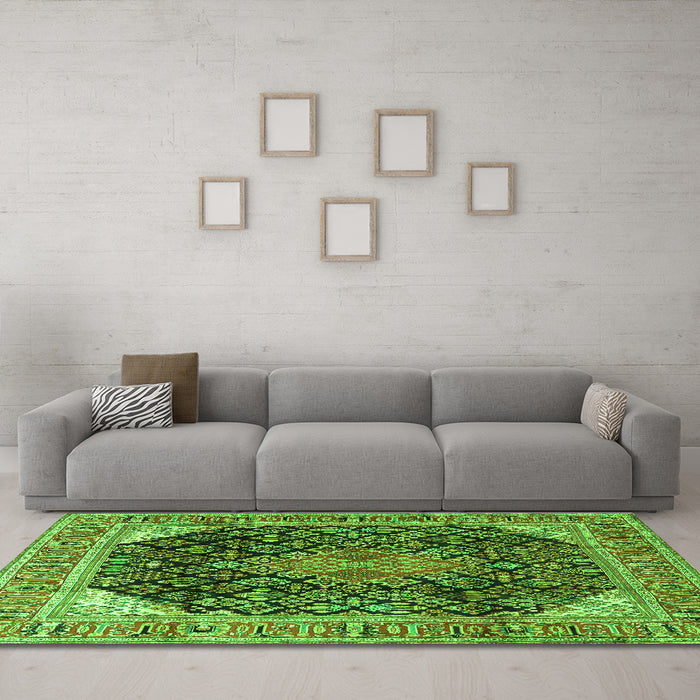 Machine Washable Medallion Green Traditional Area Rugs in a Living Room,, wshtr4208grn