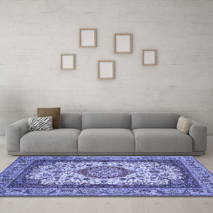 Machine Washable Medallion Blue Traditional Rug in a Living Room, wshtr420blu
