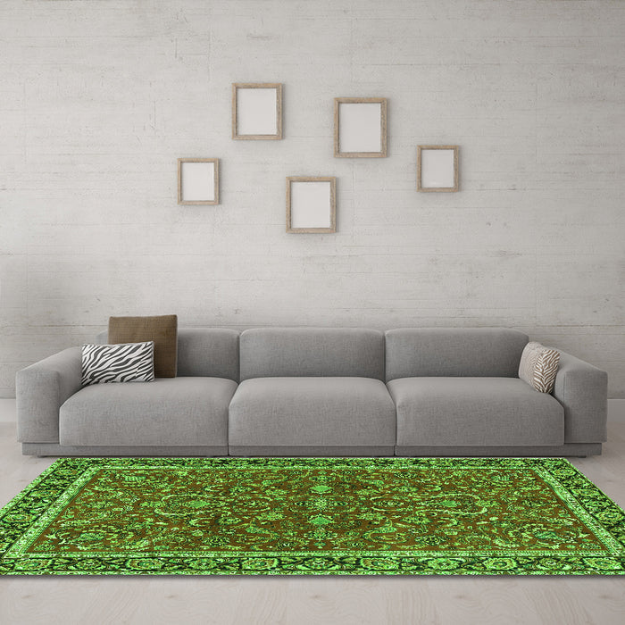 Machine Washable Persian Green Traditional Area Rugs in a Living Room,, wshtr4211grn