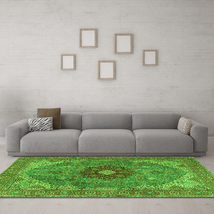 Machine Washable Medallion Green Traditional Area Rugs in a Living Room,, wshtr4212grn