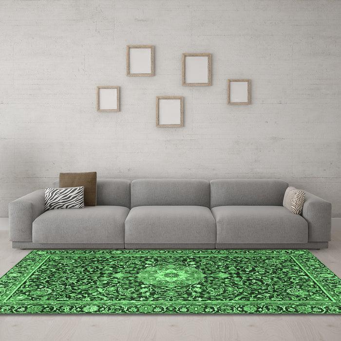 Machine Washable Persian Emerald Green Traditional Area Rugs in a Living Room,, wshtr4213emgrn