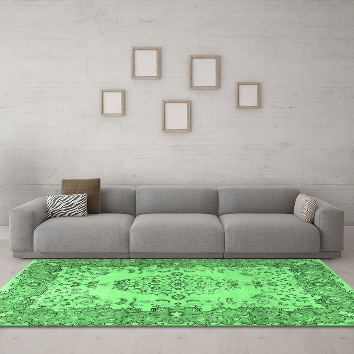 Machine Washable Persian Emerald Green Traditional Area Rugs in a Living Room,, wshtr4216emgrn