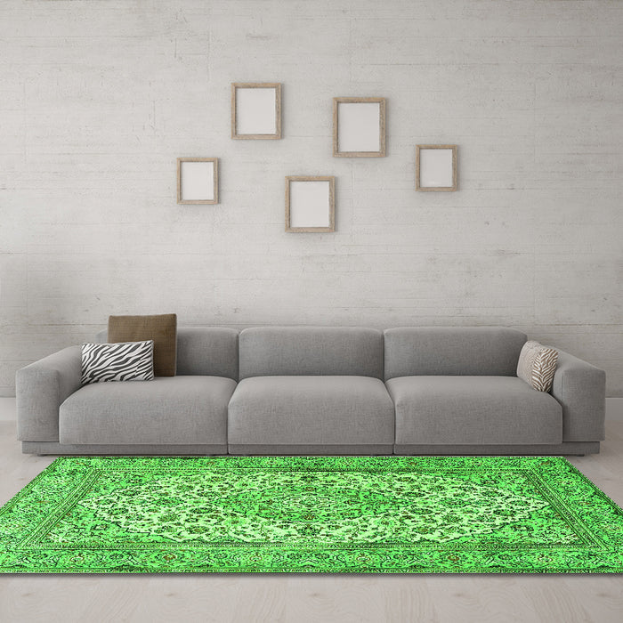 Machine Washable Medallion Green Traditional Area Rugs in a Living Room,, wshtr4218grn