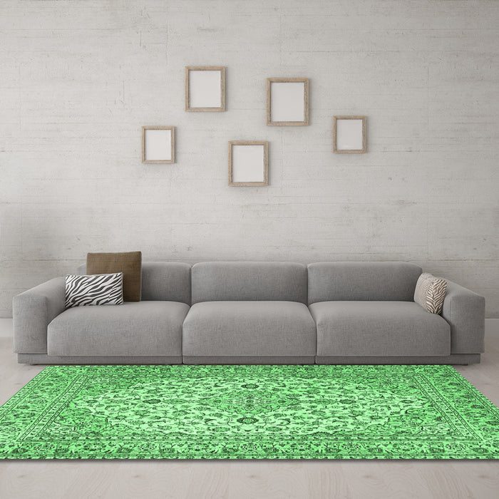 Machine Washable Medallion Emerald Green Traditional Area Rugs in a Living Room,, wshtr4219emgrn