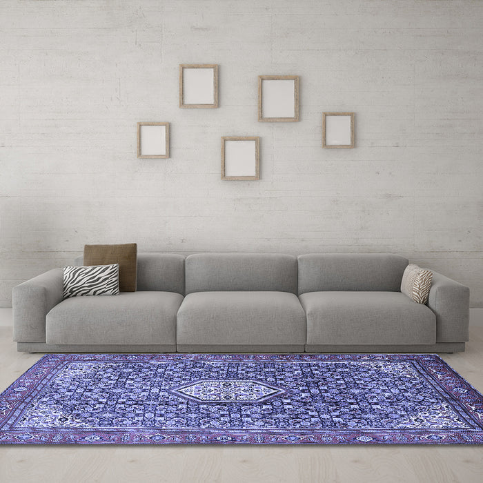 Machine Washable Persian Blue Traditional Rug in a Living Room, wshtr421blu