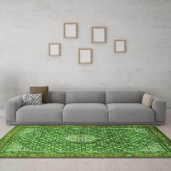 Machine Washable Persian Green Traditional Area Rugs in a Living Room,, wshtr421grn