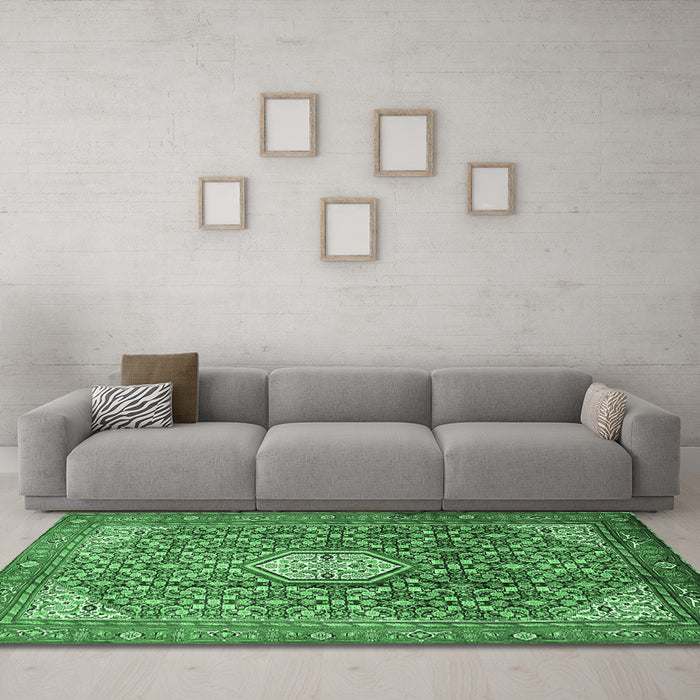 Machine Washable Persian Emerald Green Traditional Area Rugs in a Living Room,, wshtr421emgrn