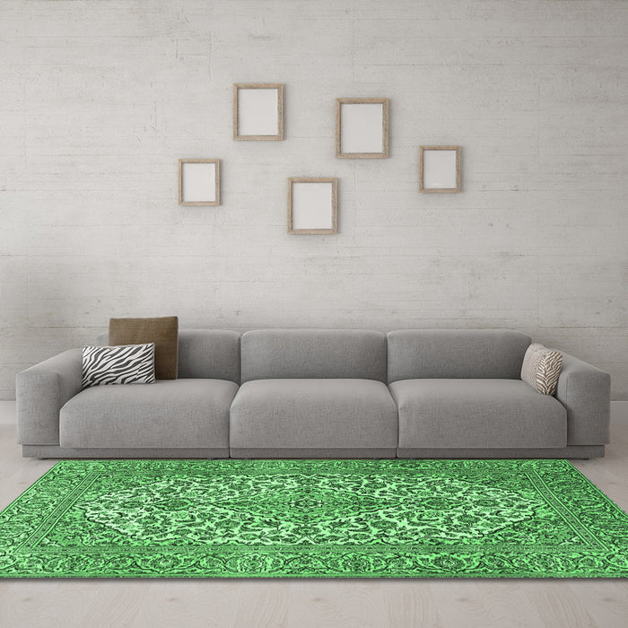 Machine Washable Medallion Emerald Green Traditional Area Rugs in a Living Room,, wshtr4220emgrn